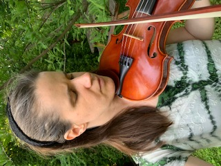 Susanna McCleary playing her violin.